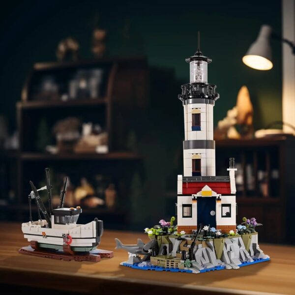 LIGHTHOUSE WITH RESCUE BOAT | 1677 PIECES - Image 6