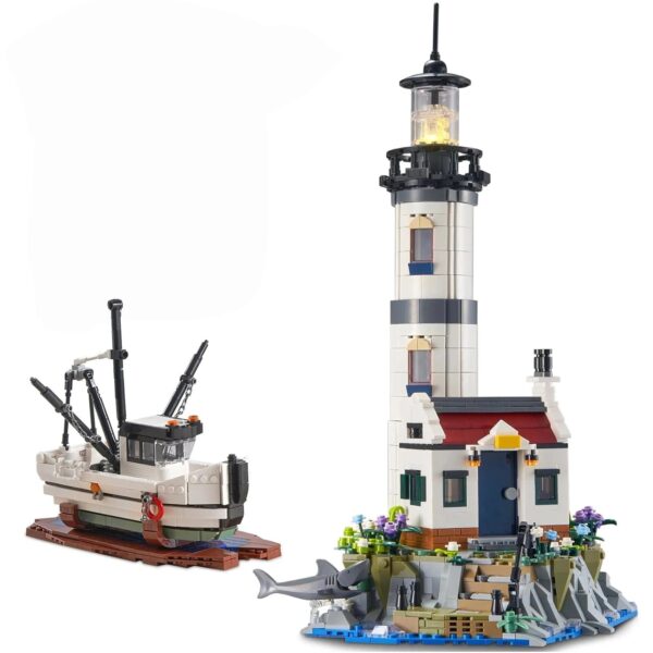LIGHTHOUSE WITH RESCUE BOAT | 1677 PIECES