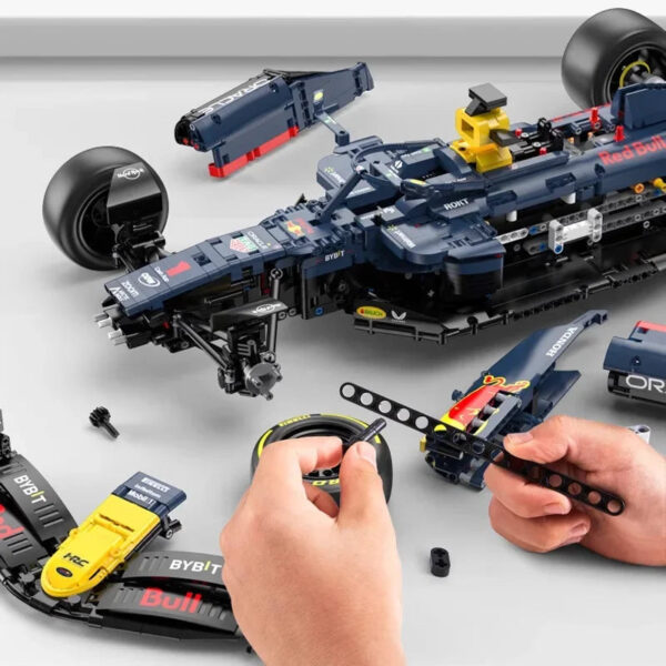 RED BULL TEAM F1 | 1639 PIECES - Image 2