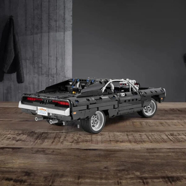 DODGE CHARGER | 1077 PIECES - Image 3