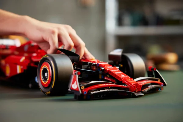FERRARI SF-24 F1 | 1361 PIECES - Image 7