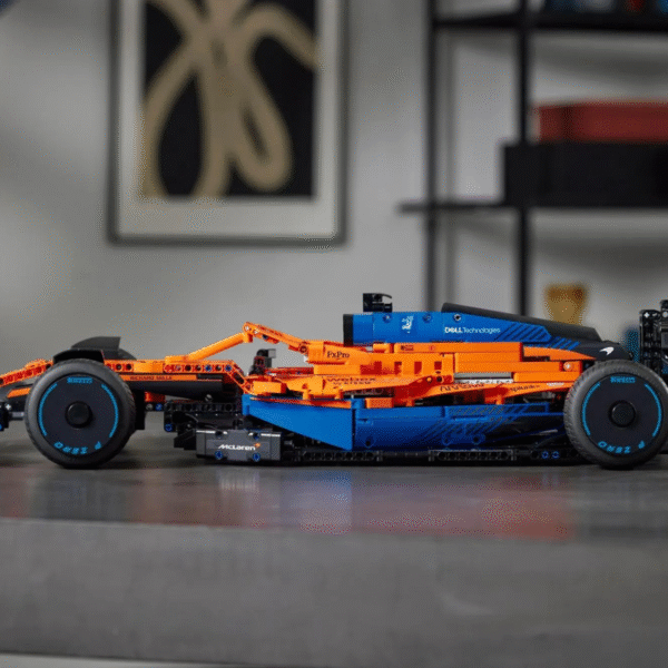 MCLAREN TEAM F1 | 1431 PIECES - Image 4