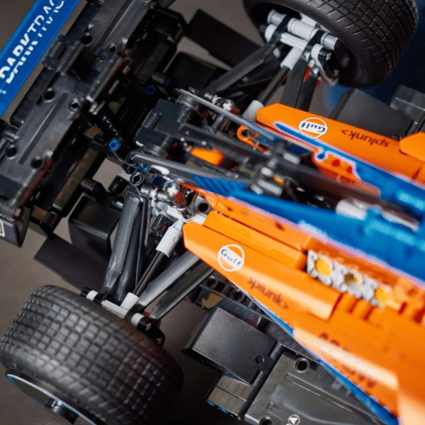 MCLAREN TEAM F1 | 1431 PIECES - Image 6