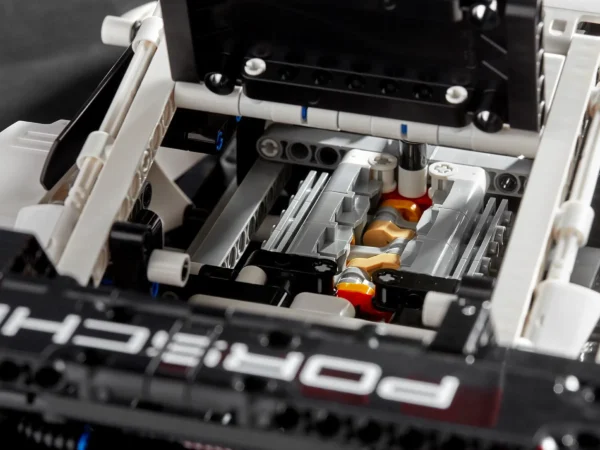 PORSCHE 911 RSR | 1580 PIECES - Image 4