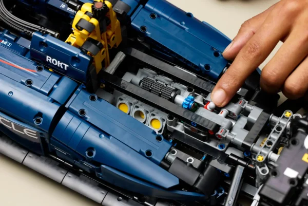 RED BULL TEAM F1 | 1639 PIECES - Image 6